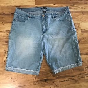 d. jeans light wash jean shorts